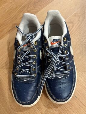 Nike Kids Air Force 1 Low Top Sneakers - Navy & White Size 4Y/36